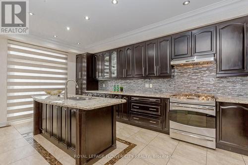 548 Fernforest Drive, Brampton, ON - Indoor Photo Showing Kitchen With Upgraded Kitchen