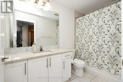 #404 -150 Oak Park Blvd, Oakville, ON - Indoor Photo Showing Bathroom
