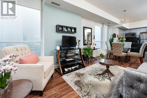 #1710 -83 Redpath Ave, Toronto, ON - Indoor Photo Showing Living Room