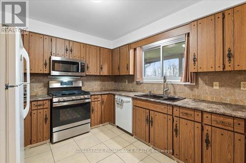 1017 Hollowview Road N, Centre Hastings, ON - Indoor Photo Showing Kitchen With Double Sink