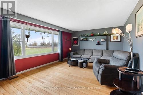 1017 Hollowview Road N, Centre Hastings, ON - Indoor Photo Showing Living Room
