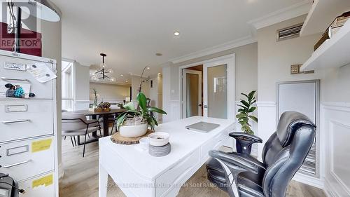 #312 -7 Townsgate Dr, Vaughan, ON - Indoor Photo Showing Dining Room
