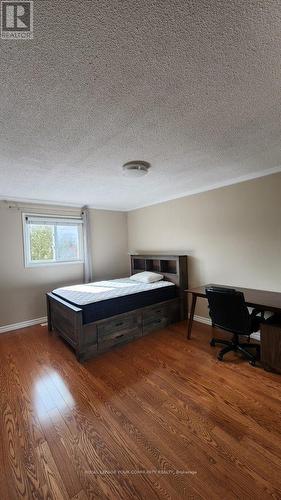 4 Pickett Cres, Richmond Hill, ON - Indoor Photo Showing Bedroom
