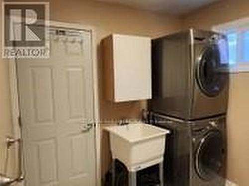4 Pickett Cres, Richmond Hill, ON - Indoor Photo Showing Laundry Room