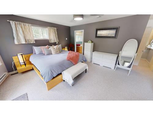 3001 Westside Road, Moyie, BC - Indoor Photo Showing Bedroom