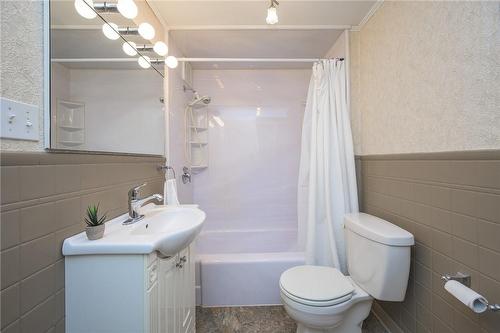 3142 Jerseyville Road W, Ancaster, ON - Indoor Photo Showing Bathroom