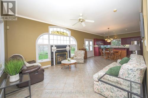 3142 Jerseyville Rd, Hamilton, ON - Indoor Photo Showing Living Room With Fireplace