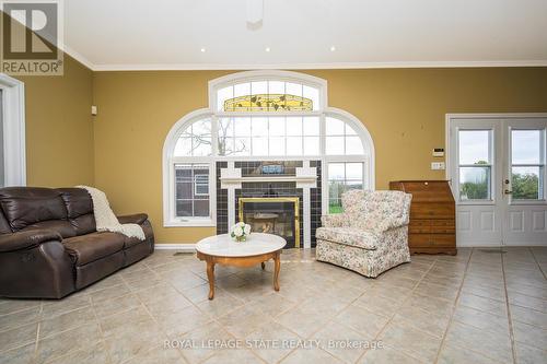 3142 Jerseyville Road, Hamilton, ON - Indoor Photo Showing Living Room With Fireplace