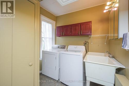 3142 Jerseyville Rd, Hamilton, ON - Indoor Photo Showing Laundry Room