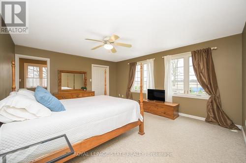 3142 Jerseyville Road, Hamilton, ON - Indoor Photo Showing Bedroom