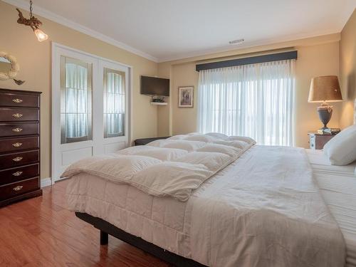 Master bedroom - 607-1665 Av. Victoria, Saint-Lambert, QC - Indoor Photo Showing Bedroom