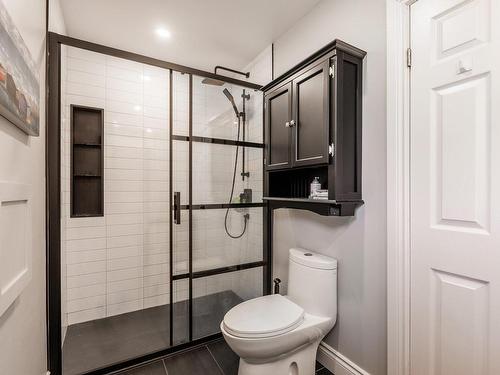 Bathroom - 443 Rue Des Pins, Saint-Bruno-De-Montarville, QC - Indoor Photo Showing Bathroom