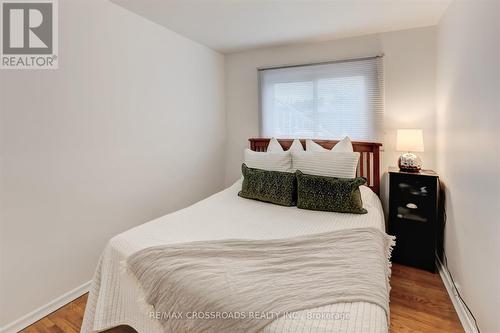 193 Tuxedo Ave S, Hamilton, ON - Indoor Photo Showing Bedroom