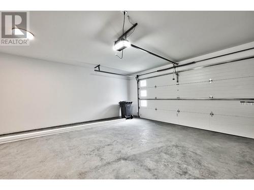 5014 Sun Rivers Drive, Kamloops, BC - Indoor Photo Showing Garage