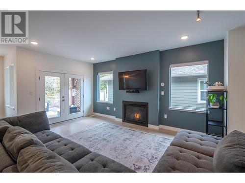 331 Forner Crescent, Keremeos, BC - Indoor Photo Showing Living Room With Fireplace