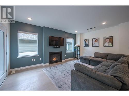 331 Forner Crescent, Keremeos, BC - Indoor Photo Showing Living Room With Fireplace