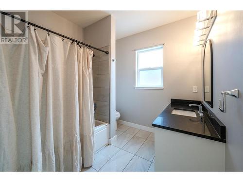 331 Forner Crescent, Keremeos, BC - Indoor Photo Showing Bathroom