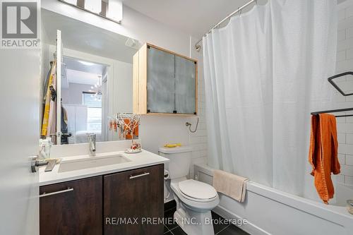 303 - 2212 Lake Shore Boulevard W, Toronto, ON - Indoor Photo Showing Bathroom