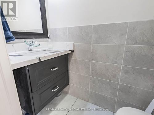 20 Pellegrino Road, Brampton, ON - Indoor Photo Showing Bathroom