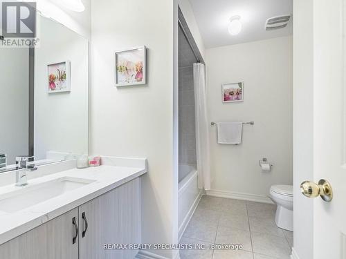 20 Pellegrino Rd, Brampton, ON - Indoor Photo Showing Bathroom