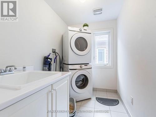 20 Pellegrino Road, Brampton, ON - Indoor Photo Showing Laundry Room
