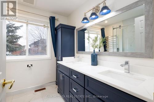 5757 Macphee Road, Mississauga, ON - Indoor Photo Showing Bathroom