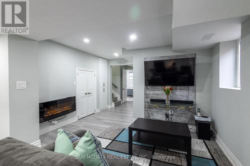 5757 Macphee Road, Mississauga, ON - Indoor Photo Showing Living Room With Fireplace
