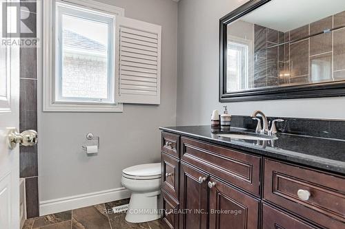 605 Matisse Pl, Mississauga, ON - Indoor Photo Showing Bathroom