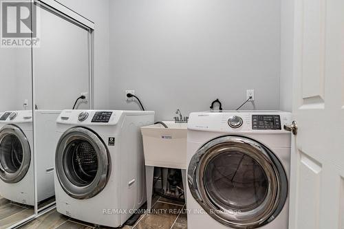 605 Matisse Pl, Mississauga, ON - Indoor Photo Showing Laundry Room