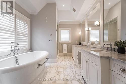 738 Balboa Dr, Mississauga, ON - Indoor Photo Showing Bathroom