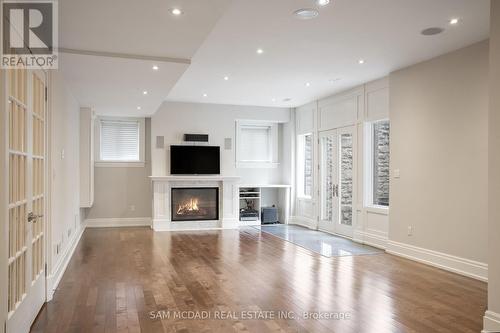 738 Balboa Dr, Mississauga, ON - Indoor Photo Showing Living Room With Fireplace