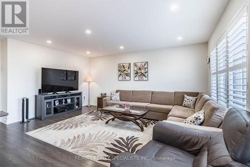 1732 Copeland Circle, Milton, ON - Indoor Photo Showing Living Room