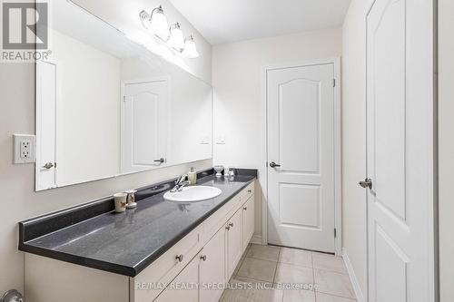 1732 Copeland Circ, Milton, ON - Indoor Photo Showing Bathroom
