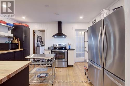 5 Anne St, Erin, ON - Indoor Photo Showing Kitchen With Stainless Steel Kitchen
