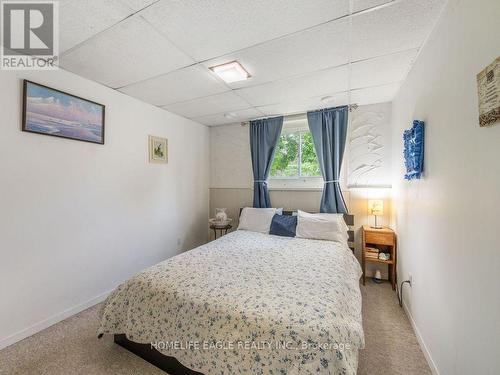 1394 Reay Rd E, Gravenhurst, ON - Indoor Photo Showing Bedroom