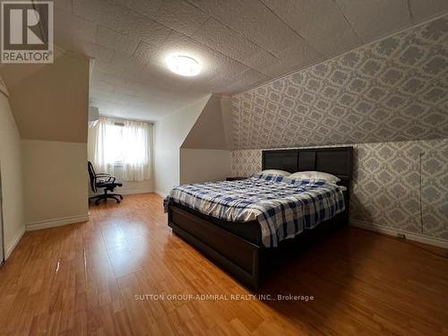#Apt -472 Main St, King, ON - Indoor Photo Showing Bedroom