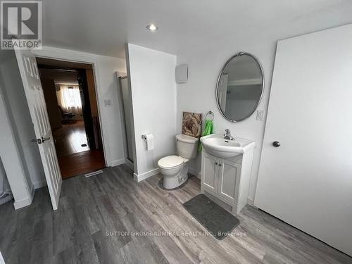 #Apt -472 Main St, King, ON - Indoor Photo Showing Bathroom