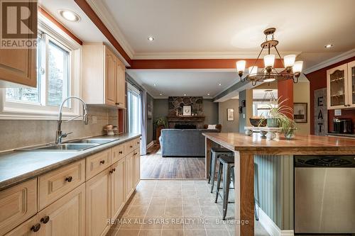 58 Asbury Park Court, Whitchurch-Stouffville, ON - Indoor Photo Showing Kitchen With Double Sink