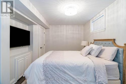 136 Park Dr, Whitchurch-Stouffville, ON - Indoor Photo Showing Bedroom