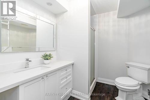 136 Park Dr, Whitchurch-Stouffville, ON - Indoor Photo Showing Bathroom