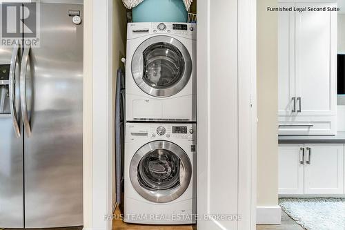 92 Nelson St, Barrie, ON - Indoor Photo Showing Laundry Room