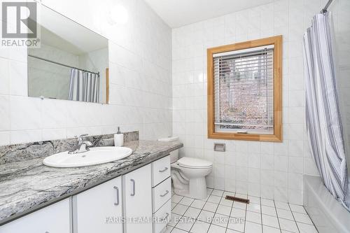 1 Blue Jay Crt, Tiny, ON - Indoor Photo Showing Bathroom