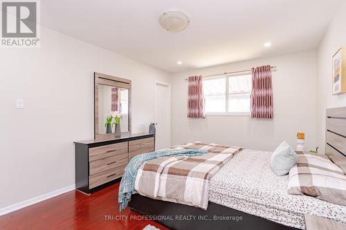 111 Dearbourne Blvd, Brampton, ON - Indoor Photo Showing Bedroom