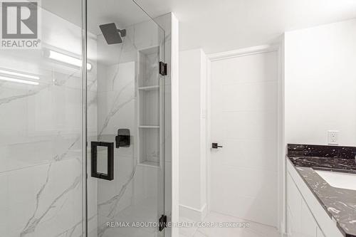 3411 Enniskillen Circle, Mississauga, ON - Indoor Photo Showing Bathroom