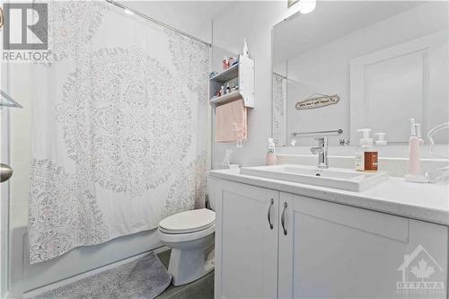 35 Overberg Way Unit#A, Ottawa, ON - Indoor Photo Showing Bathroom