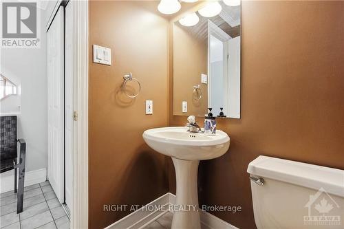 1894 La Chapelle Street, Ottawa, ON - Indoor Photo Showing Bathroom