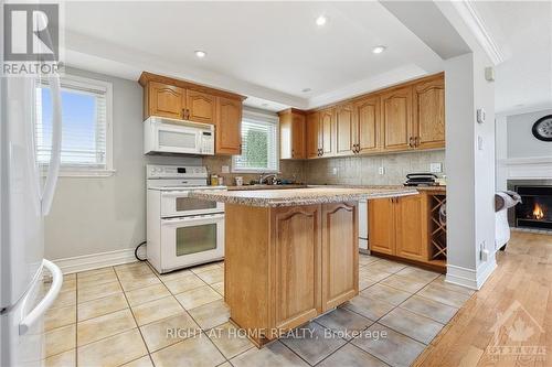 1894 La Chapelle Street, Ottawa, ON - Indoor Photo Showing Kitchen