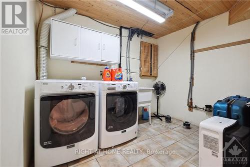 1894 La Chapelle Street, Ottawa, ON - Indoor Photo Showing Laundry Room