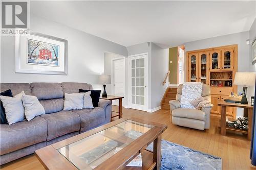 713 Montcalm Court, Cornwall, ON - Indoor Photo Showing Living Room