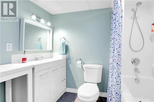 713 Montcalm Court, Cornwall, ON - Indoor Photo Showing Bathroom
